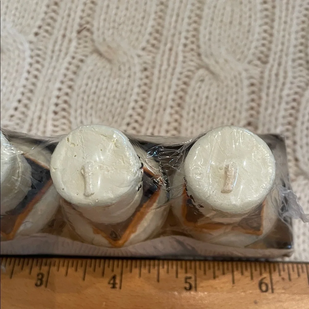 4 NEW S’mores Snowman Candle White/Brown